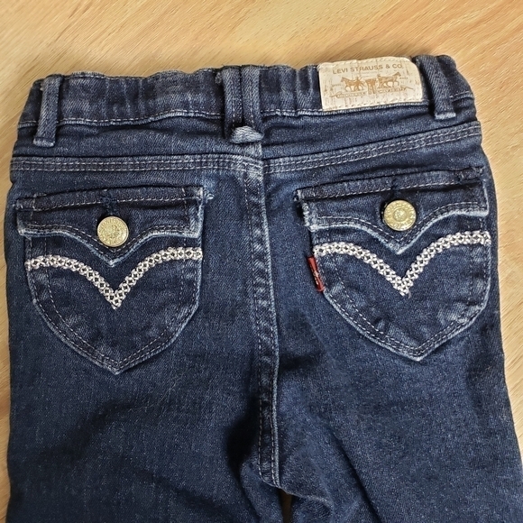 Girls Dark Wash Denim Levi's Jeans size 4 - Picture 7 of 10